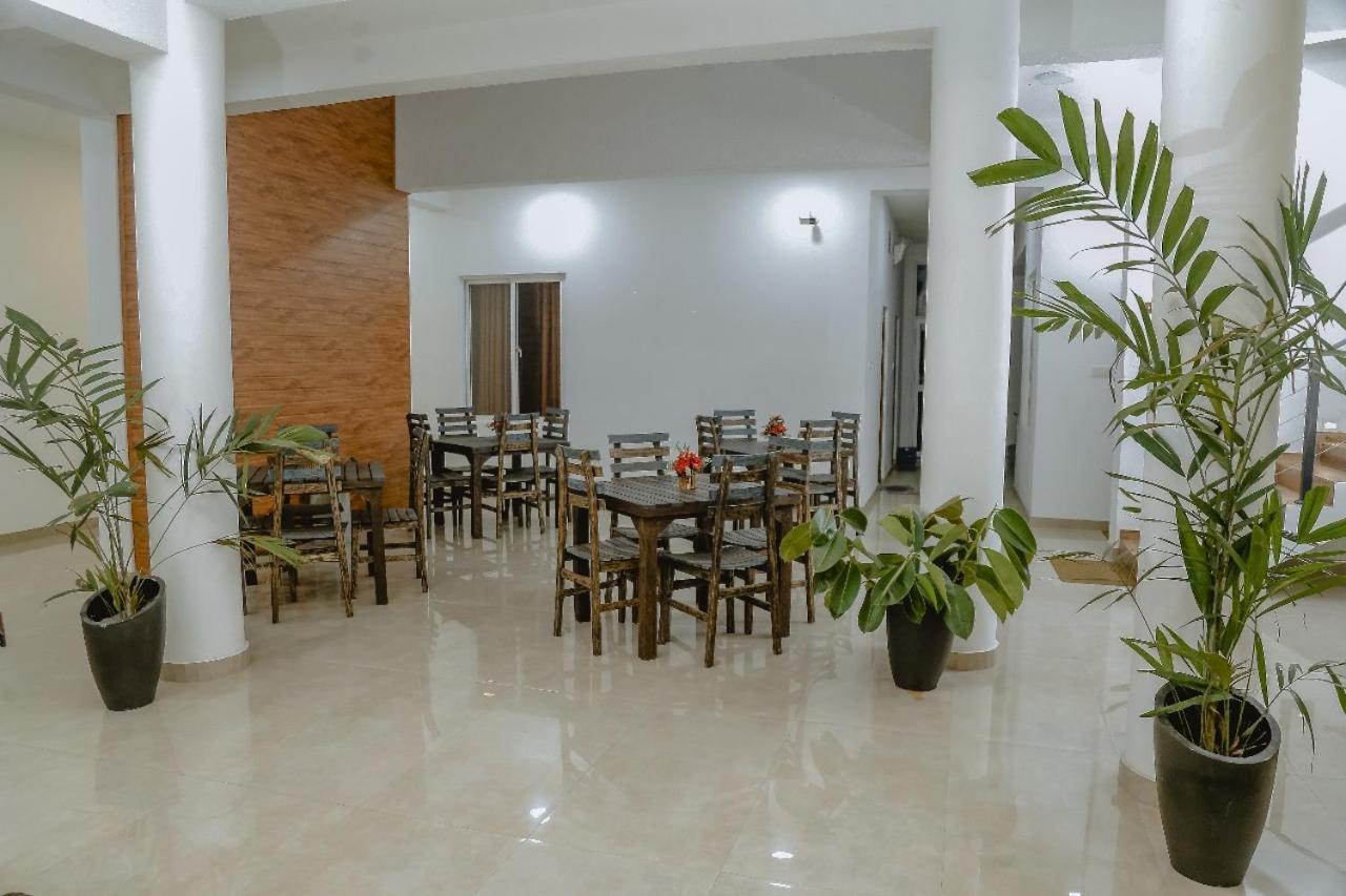 Lucky Transit Hotel - Katunayake Airport Esterno foto