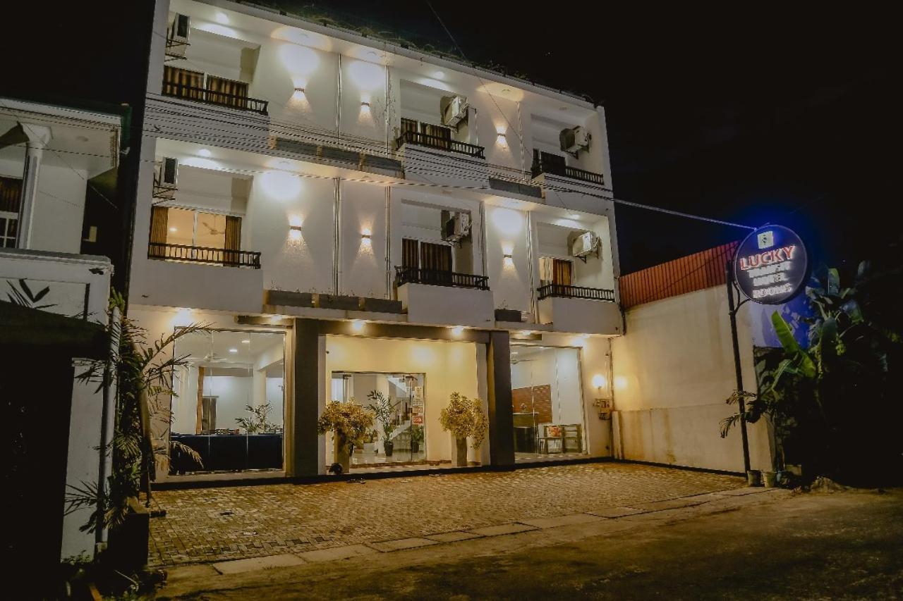 Lucky Transit Hotel - Katunayake Airport Esterno foto