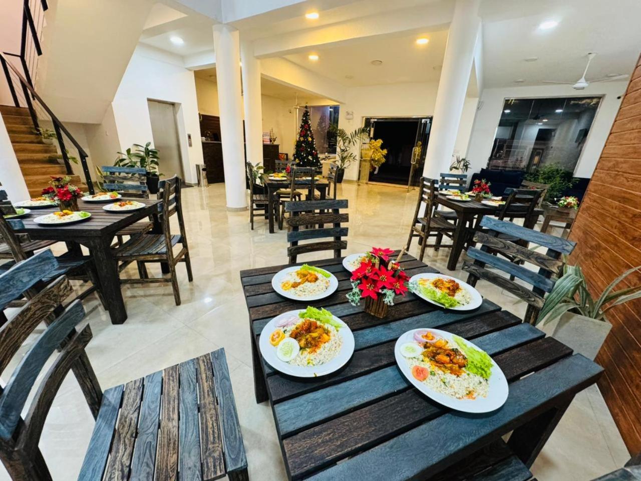 Lucky Transit Hotel - Katunayake Airport Esterno foto