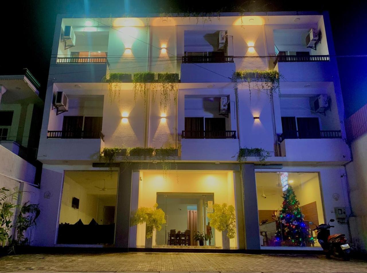 Lucky Transit Hotel - Katunayake Airport Esterno foto