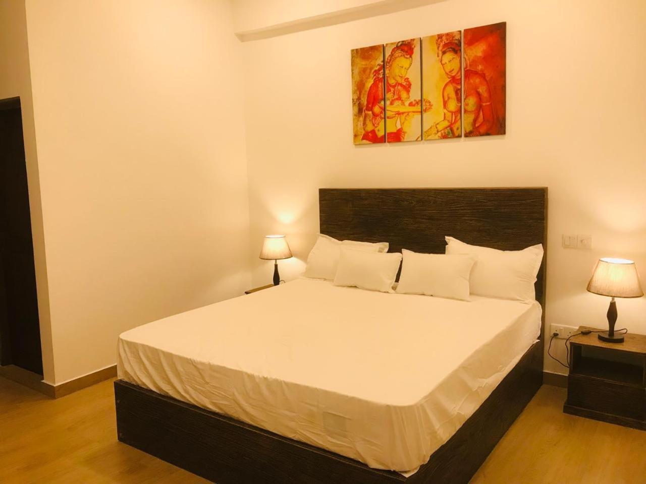 Lucky Transit Hotel - Katunayake Airport Esterno foto